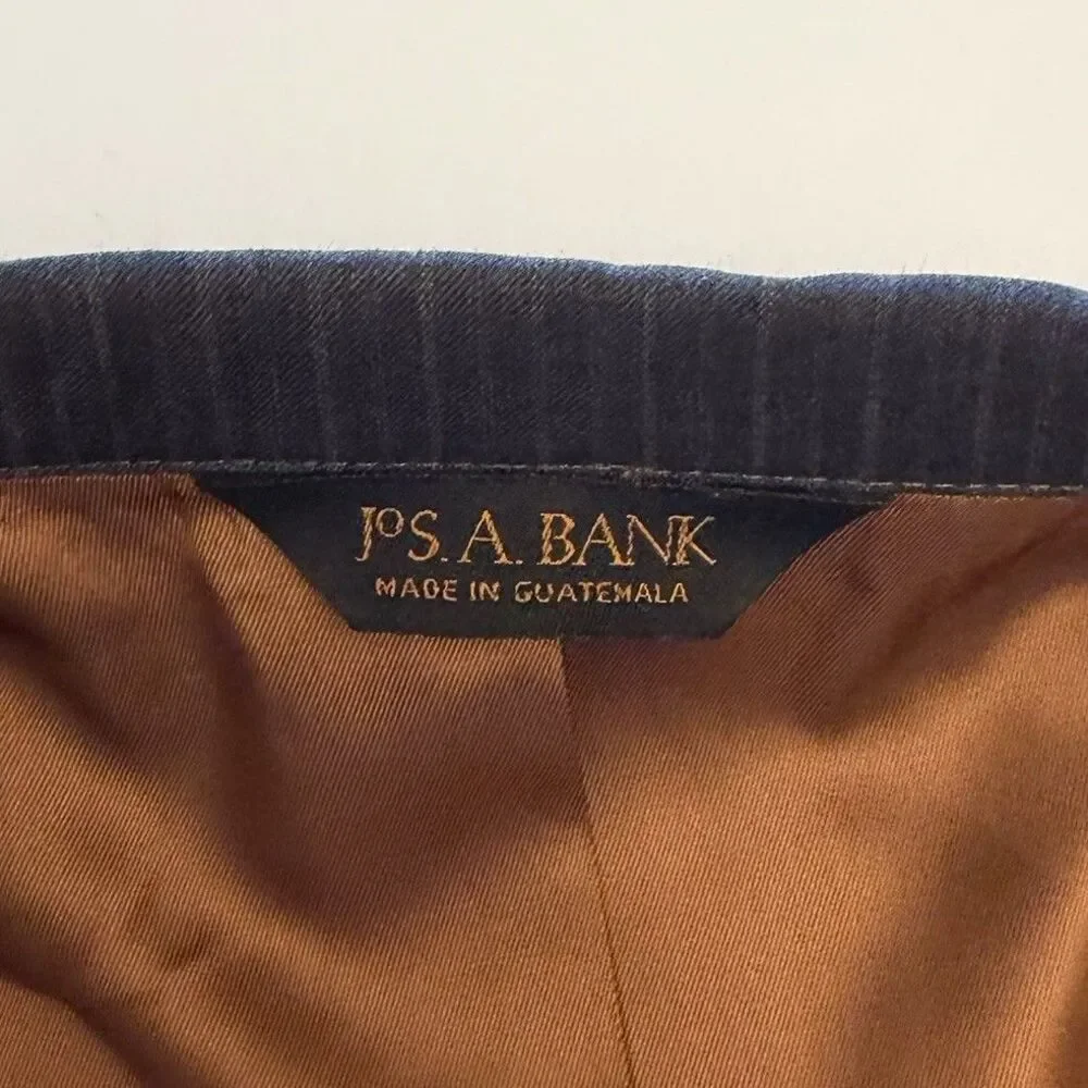 Jos A Bank Signature Slim Fit Blazer 40S Gray Pinstripe 100% Wool Sport Coat